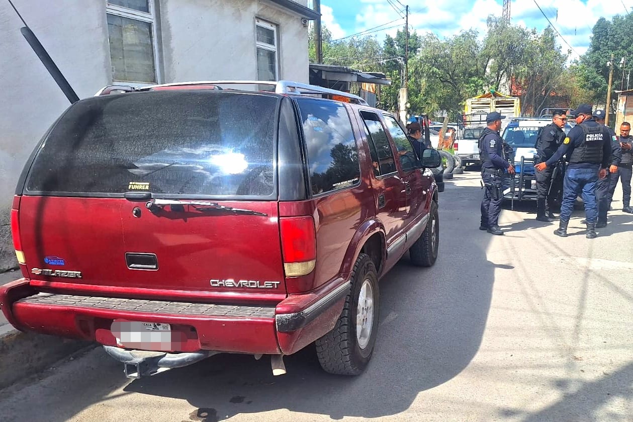 Coordinación y tecnología permiten a la policía municipal y estatal dar seguimiento a vehículo robado en la capital